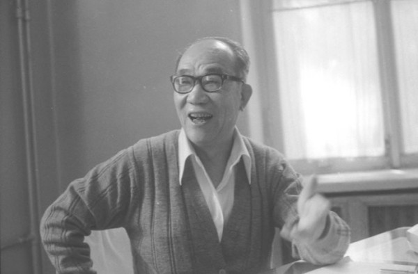 侯宝林:江南体育app下载入口
听我说相声