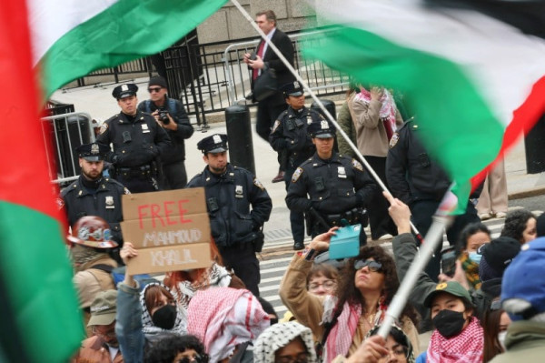 美国民主大溃败:司法、新闻、大学集体沦陷于特朗普铁拳下