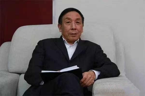 刘润为：粗衣俗表的战士毕竟是战士，精致完美的苍蝇毕竟是苍蝇