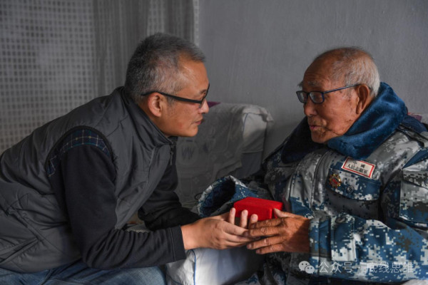 “虽换了一个时代，但精神的上甘岭，我们不该守住吗？”